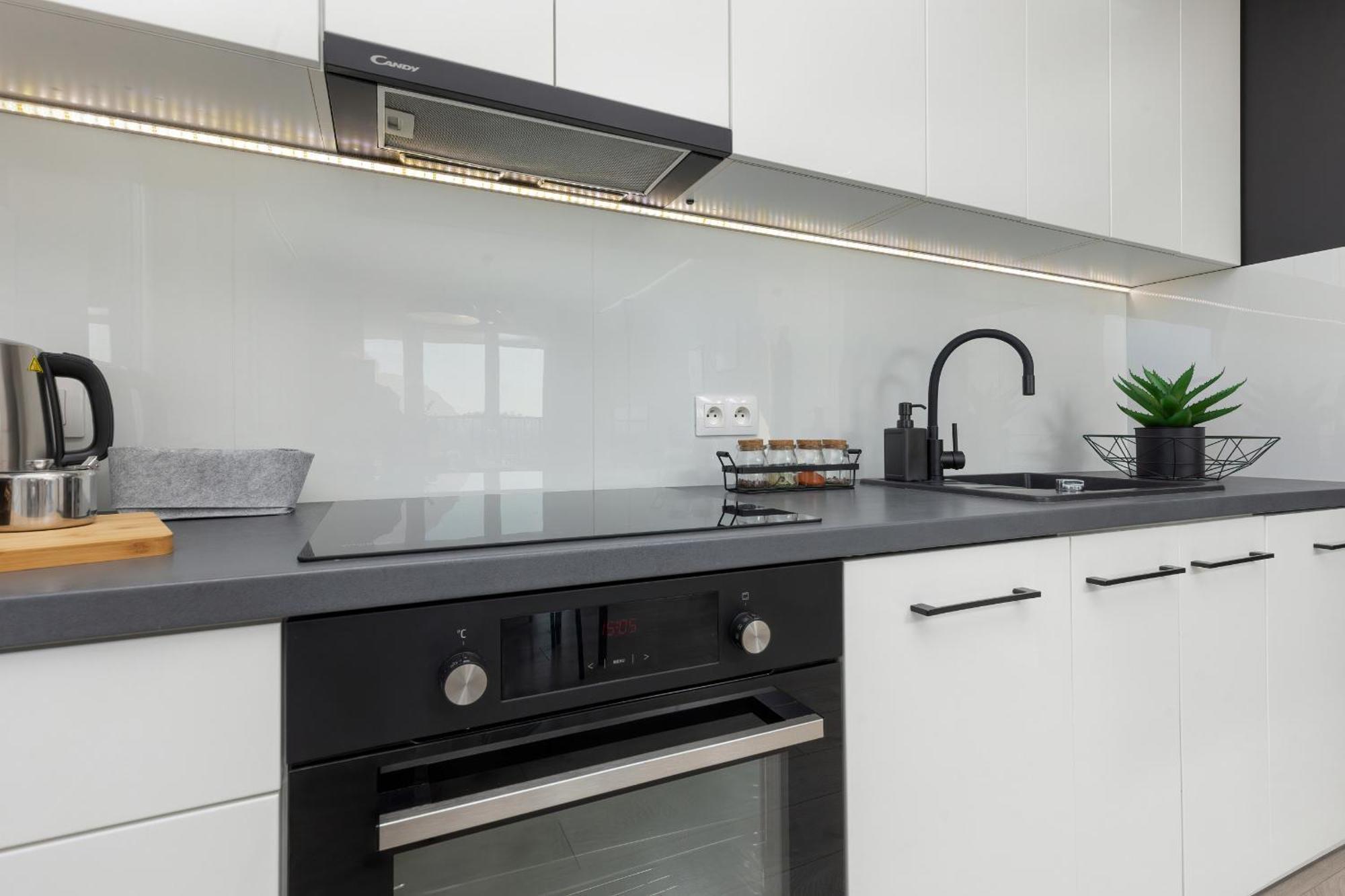 Апартаменти Podgorze Lipska Pet-friendly With Balcony And Parking By Renters Prestige *